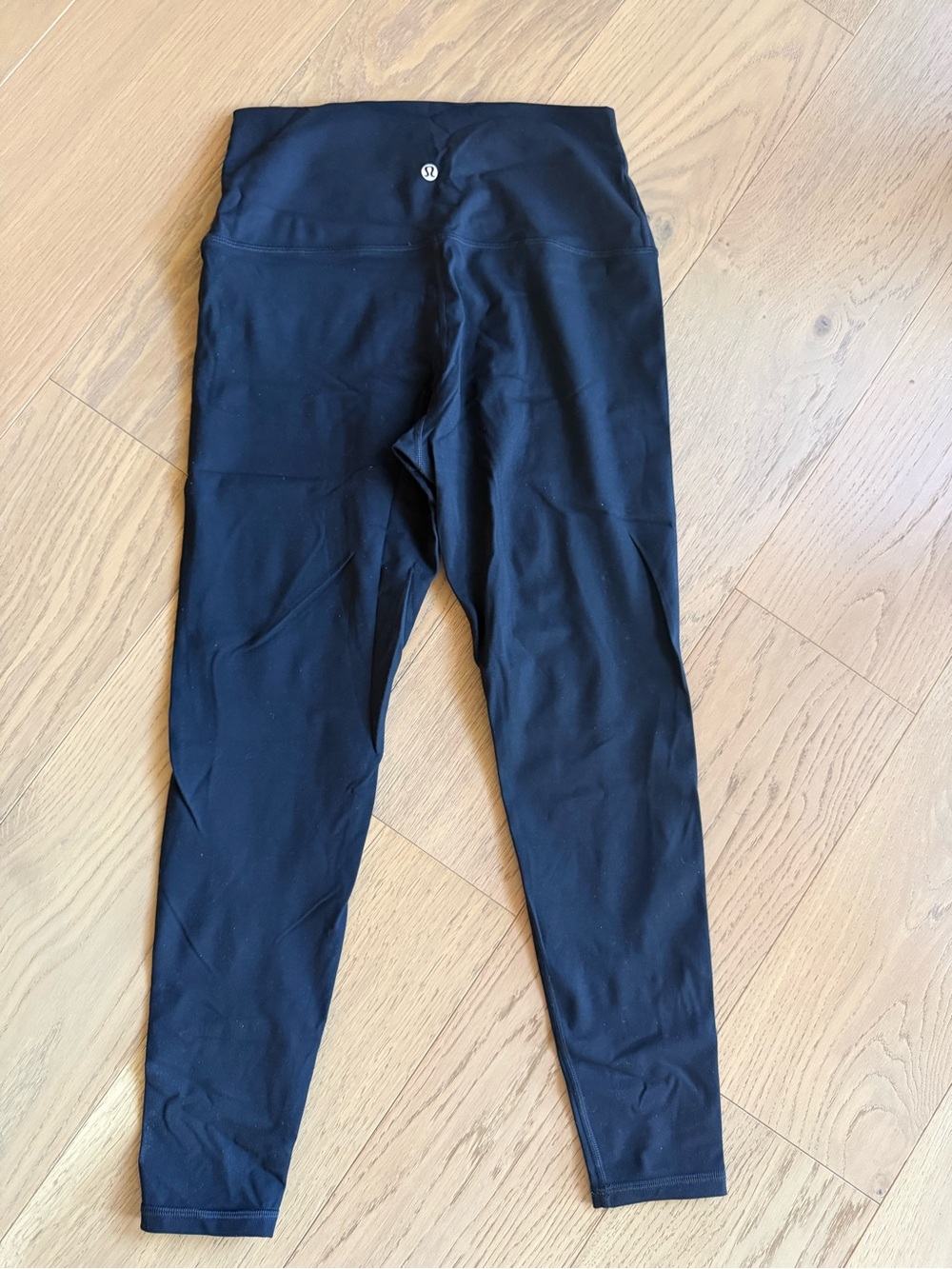 lululemon Black Leggings size 6, 23”